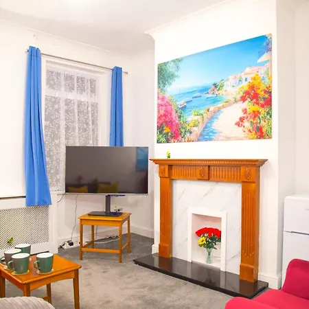 펜션 Lucky 7 - Near Bae, Docks, Lakes, - Ideal For Trade And Families - 2 Bedrooms - One Double Bed In Each Bedroom - Max 4 Guests *