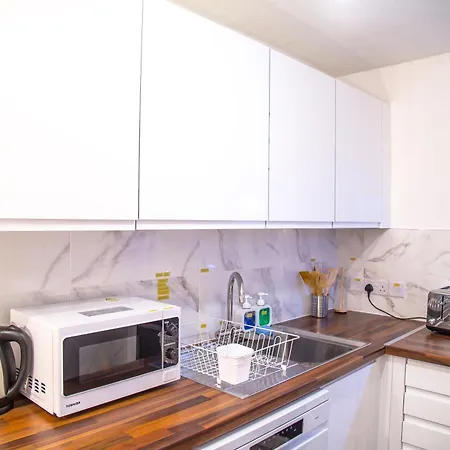 펜션 Lucky 7 - Near Bae, Docks, Lakes, - Ideal For Trade And Families - 2 Bedrooms - One Double Bed In Each Bedroom - Max 4 Guests *