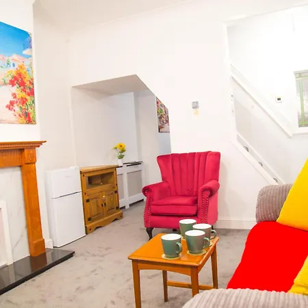 Lucky 7 - Near Bae, Docks, Lakes, - Ideal For Trade And Families - 2 Bedrooms - One Double Bed In Each Bedroom - Max 4 Guests Barrow-in-Furness
