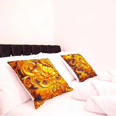 Lucky 7 - Near Bae, Docks, Lakes, - Ideal For Trade And Families - 2 Bedrooms - One Double Bed In Each Bedroom - Max 4 Guests 배로우인퍼니스