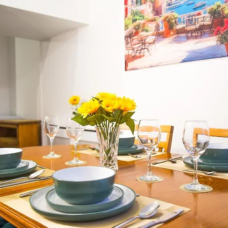 Lucky 7 - Near Bae, Docks, Lakes, - Ideal For Trade And Families - 2 Bedrooms - One Double Bed In Each Bedroom - Max 4 Guests