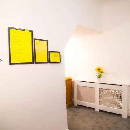 Lucky 7 - Near Bae, Docks, Lakes, - Ideal For Trade And Families - 2 Bedrooms - One Double Bed In Each Bedroom - Max 4 Guests *