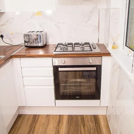 펜션 Lucky 7 - Near Bae, Docks, Lakes, - Ideal For Trade And Families - 2 Bedrooms - One Double Bed In Each Bedroom - Max 4 Guests *
